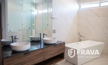 VENTA DE CASA EN VILLA UNIVERSITARIA
