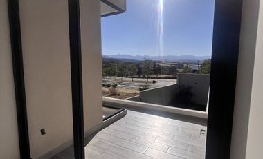 Hermosa y Moderna Residencia en Rancho San Juan