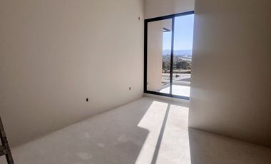 Hermosa y Moderna Residencia en Rancho San Juan