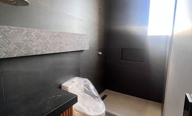 Hermosa y Moderna Residencia en Rancho San Juan