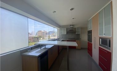 Bello Dpto 4 Dormitorios, Frente a parque Dammert