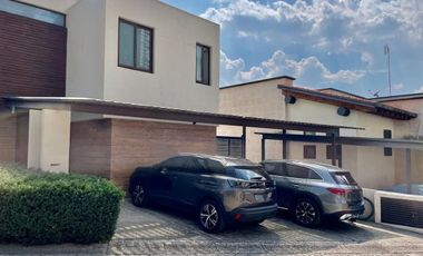 Casa Amueblada en Renta con Vista al Campo de Golf. Bosque Real