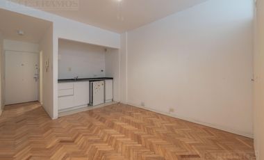 Departamento en Retiro, monoambiente con baño y cocina integrada, apto profesional! Reciclado!