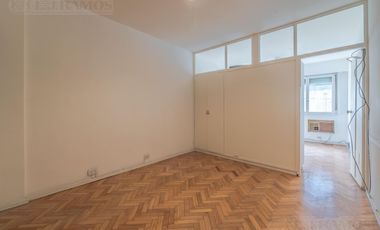 Departamento en Retiro, monoambiente con baño y cocina integrada, apto profesional! Reciclado!