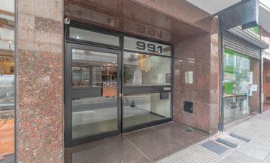 Departamento en Retiro, monoambiente con baño y cocina integrada, apto profesional! Reciclado!