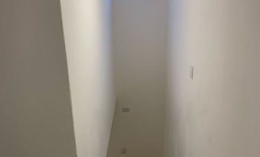 ¡Recién remodelada y Entrega Inmediata!  Solo recursos propios, no créditos