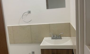 ¡Recién remodelada y Entrega Inmediata!  Solo recursos propios, no créditos
