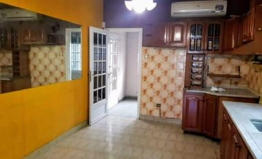 Casa en  quilmes venta oportunidad
