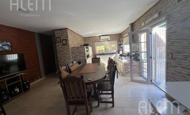Casa en  Temperley  ESTE