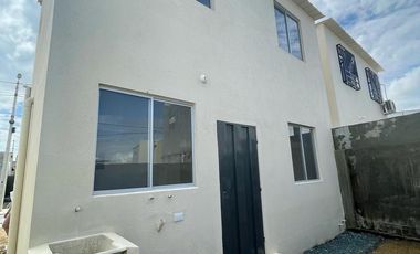 Alquila Casa de estreno en  Villa Geranio Etapa 4  AnaA