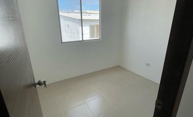 Alquila Casa de estreno en  Villa Geranio Etapa 4  AnaA