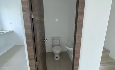 Alquila Casa de estreno en  Villa Geranio Etapa 4  AnaA