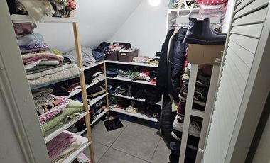 Casa en  2 plantas con terreno - 2 dormitorios