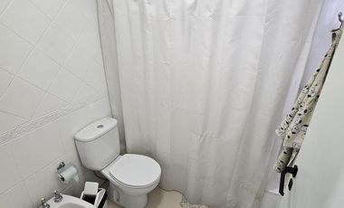 Casa en  2 plantas con terreno - 2 dormitorios