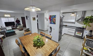 Casa en  2 plantas con terreno - 2 dormitorios