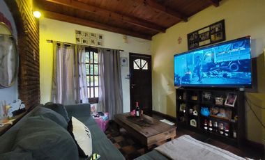 Casa en Monte Grande con cochera para 3 autos venta