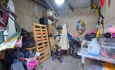 Casa en Monte Grande con cochera para 3 autos venta