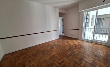 VENTA - 2 ambientes lateral mucha luz - ONCE