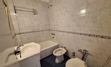 VENTA - 2 ambientes lateral mucha luz - ONCE