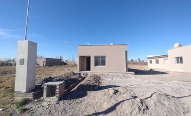 VENTA DE CASA DE 3 DORMITORIOS A ESTRENAR, FERNANDEZ ORO