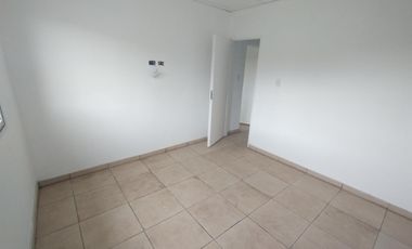 VENTA DE CASA DE 3 DORMITORIOS A ESTRENAR, FERNANDEZ ORO