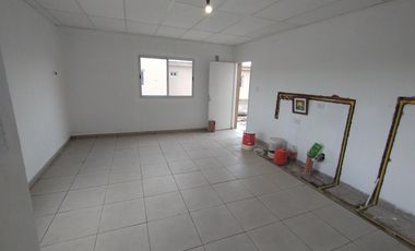 VENTA DE CASA DE 3 DORMITORIOS A ESTRENAR, FERNANDEZ ORO