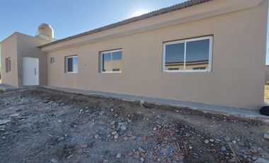 VENTA DE CASA DE 3 DORMITORIOS A ESTRENAR, FERNANDEZ ORO