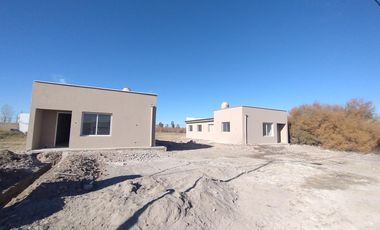 VENTA DE CASA DE 3 DORMITORIOS A ESTRENAR, FERNANDEZ ORO