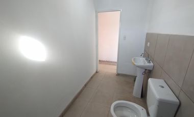 VENTA DE CASA DE 3 DORMITORIOS A ESTRENAR, FERNANDEZ ORO