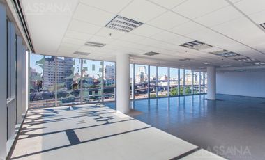 Alquiler de Oficina  de 432m2 -planta libre 4 cocheras - Monserrat