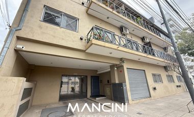 Departamento en alquiler de 3 ambientes con entrepiso - Villa Ballester