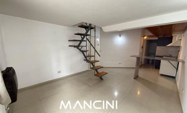 Departamento en alquiler de 3 ambientes con entrepiso - Villa Ballester