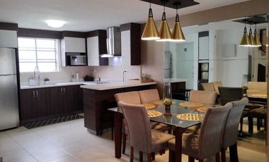 HERMOSA CASA EN ESQUINA APODACA