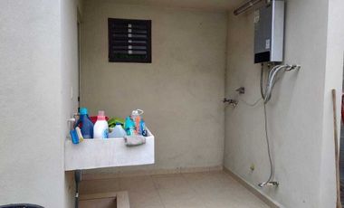 HERMOSA CASA EN ESQUINA APODACA