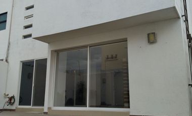 HERMOSA RESIDENCIA EN RENTA - RESIDENCIAL 