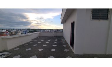 Venta de casa en urbanización Manta Beach sector sur vía San Mateo.