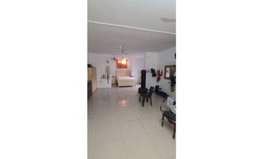 Venta de casa en urbanización Manta Beach sector sur vía San Mateo.
