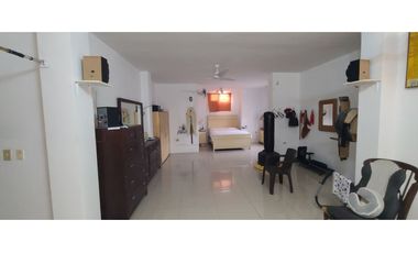 Venta de casa en urbanización Manta Beach sector sur vía San Mateo.