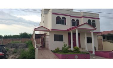 Venta de casa en urbanización Manta Beach sector sur vía San Mateo.