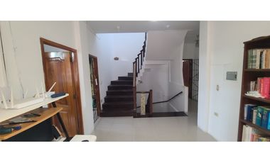Venta de casa en urbanización Manta Beach sector sur vía San Mateo.