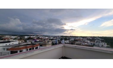 Venta de casa en urbanización Manta Beach sector sur vía San Mateo.