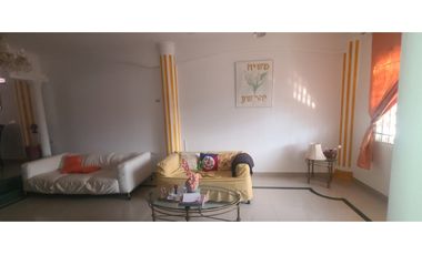 Venta de casa en urbanización Manta Beach sector sur vía San Mateo.