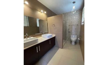SE VENDE/ALQUILA CASA EN PANAMA PACIFICO