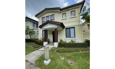 SE VENDE/ALQUILA CASA EN PANAMA PACIFICO