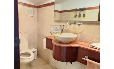 ESPECTACULAR CASA DE DOS NIVELES EN COSTA DEL ESTE