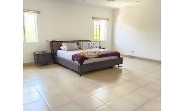 ESPECTACULAR CASA DE DOS NIVELES EN COSTA DEL ESTE