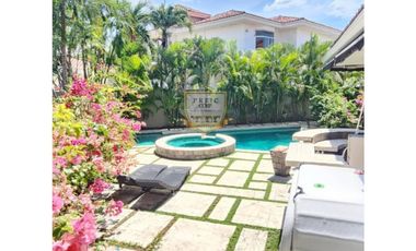 ESPECTACULAR CASA DE DOS NIVELES EN COSTA DEL ESTE