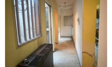 2 VIVIENDAS CON LOCAL SOBRE CARLOS CASARES