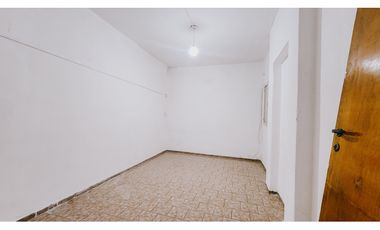 ALQUILER - CASA EN BARRIO ACOSTA - 1 DORMITORIO