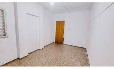 ALQUILER - CASA EN BARRIO ACOSTA - 1 DORMITORIO